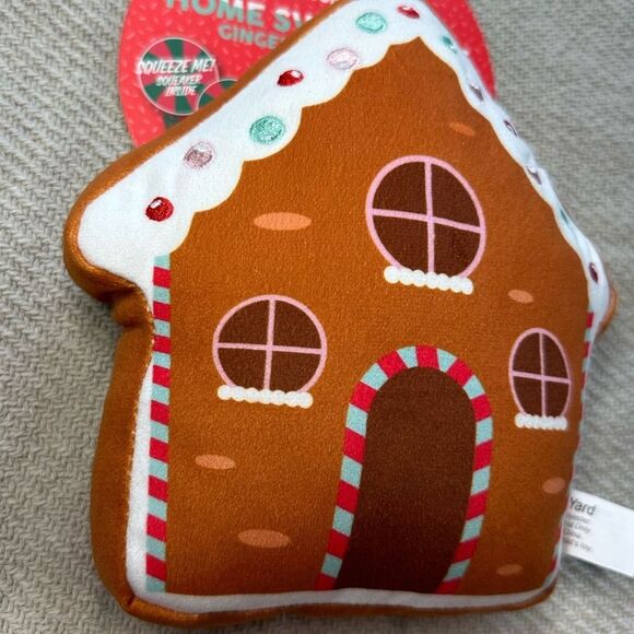 Gingerbread House Dog Toy NWT Candy Holiday Gift Puppy Home Sweet Christmas - Picture 5 of 6